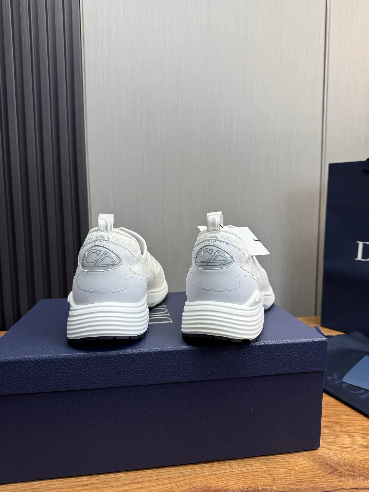 Men's shoes 💰580💰 Dior Dior B30 latest hot model shipped, original 1:1 manufacturing ▪️ Fabric: Original custom fly woven ▪️ Lining: Imported breathable mesh ▪️ Sole: Original molded non-slip outsole ▪️ Size: 38-45 (custom-made 45 non-returnable)